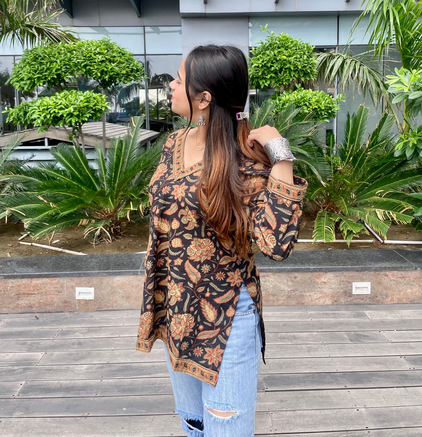 Black Hawa Hawai Straight Short Kurti