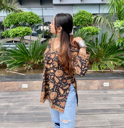 Black Hawa Hawai Straight Short Kurti