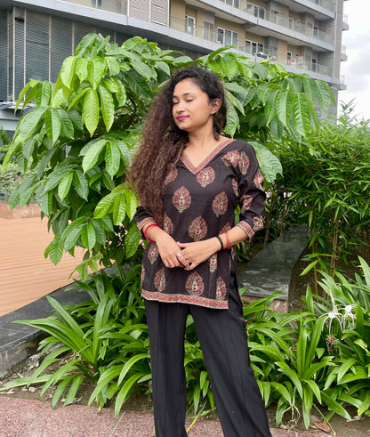 Black Lila Straight Short Kurti