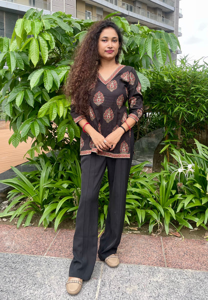 Black Lila Straight Short Kurti