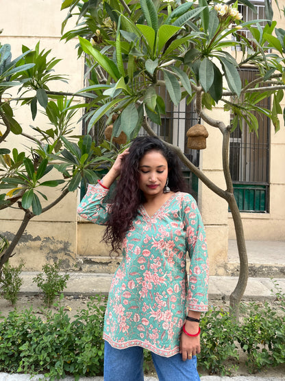 Pista Straight Short Kurti