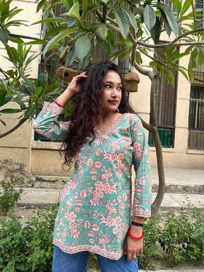 Pista Straight Short Kurti