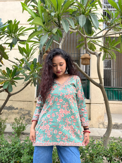 Pista Straight Short Kurti