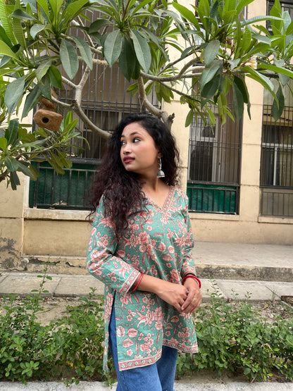 Pista Straight Short Kurti