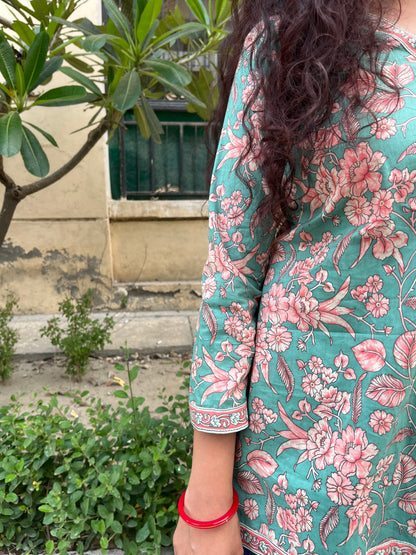 Pista Straight Short Kurti