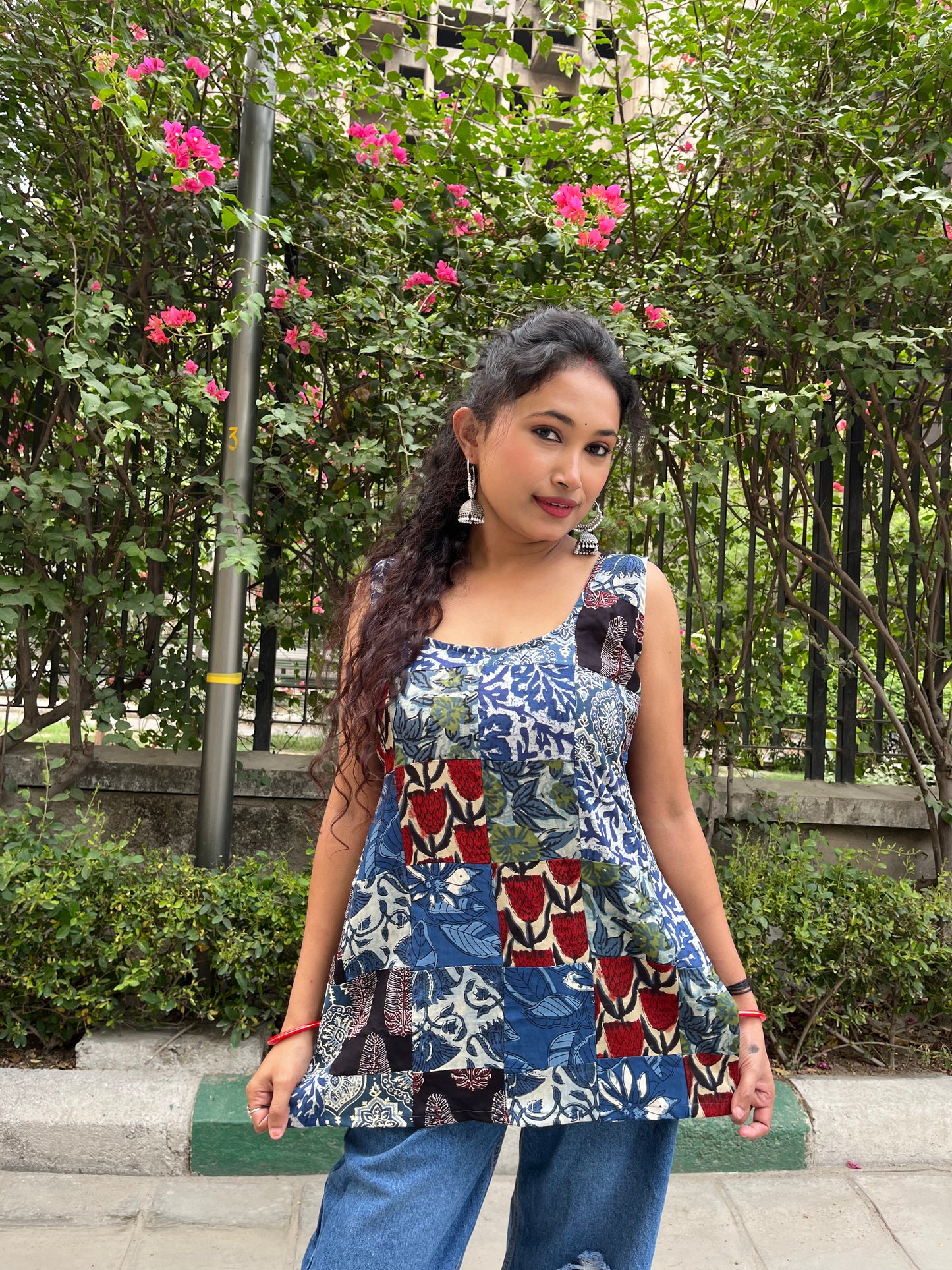 Eclair Sleeveless Short Kurti