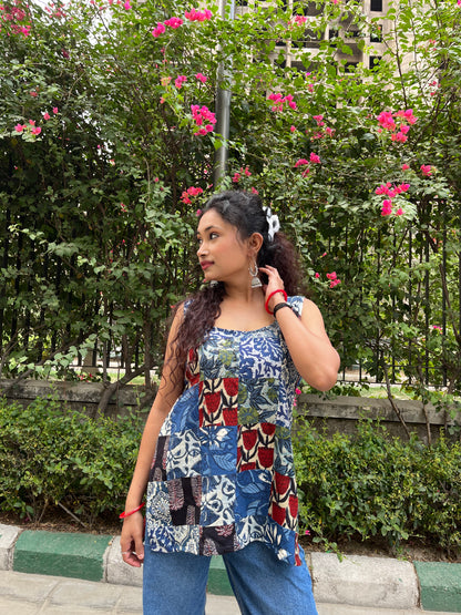 Eclair Sleeveless Short Kurti