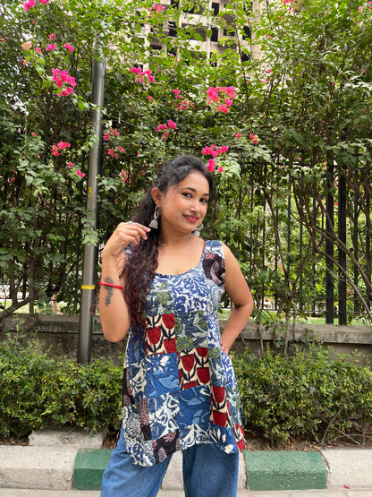 Eclair Sleeveless Short Kurti