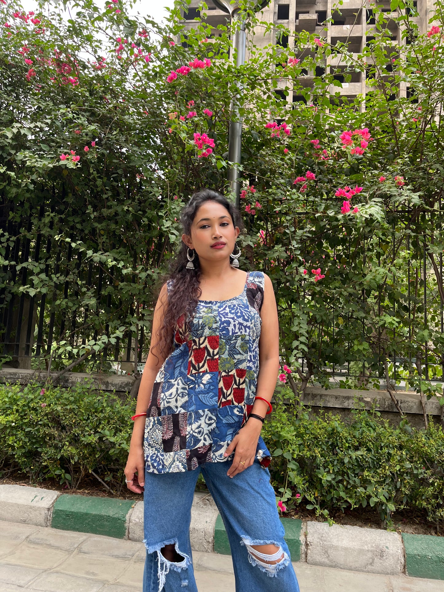 Eclair Sleeveless Short Kurti