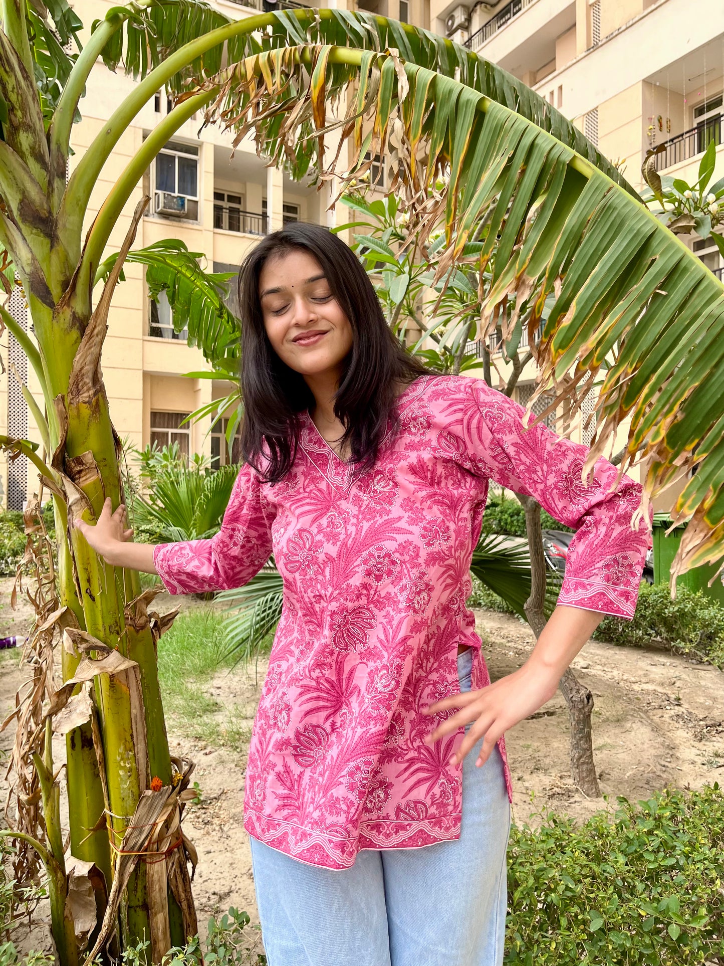 Gulabi Ishq Straight Short Kurti