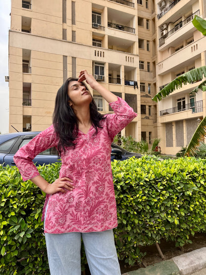 Gulabi Ishq Straight Short Kurti