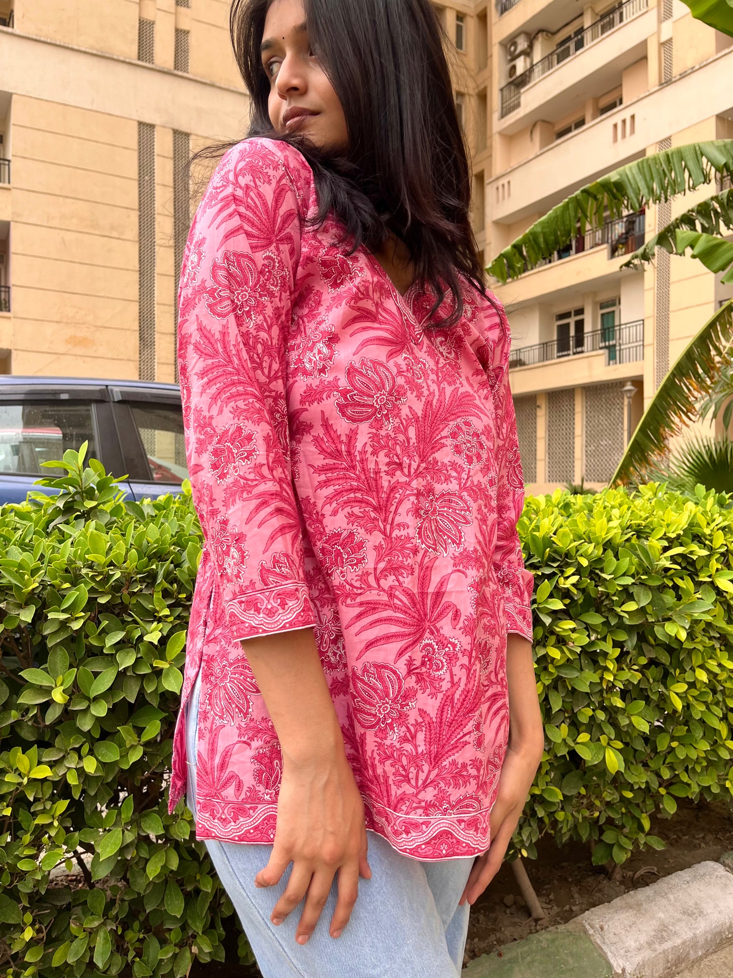 Gulabi Ishq Straight Short Kurti