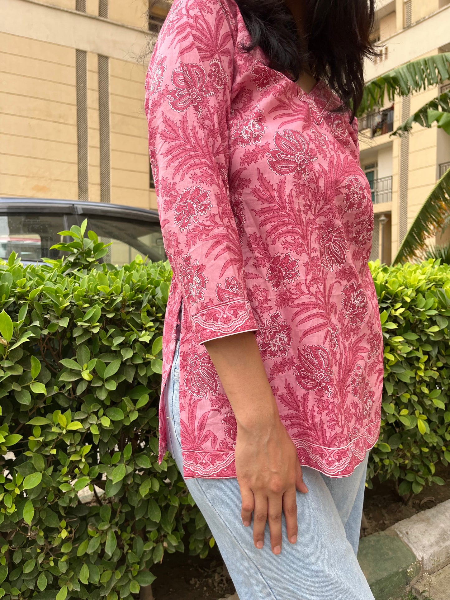 Gulabi Ishq Straight Short Kurti