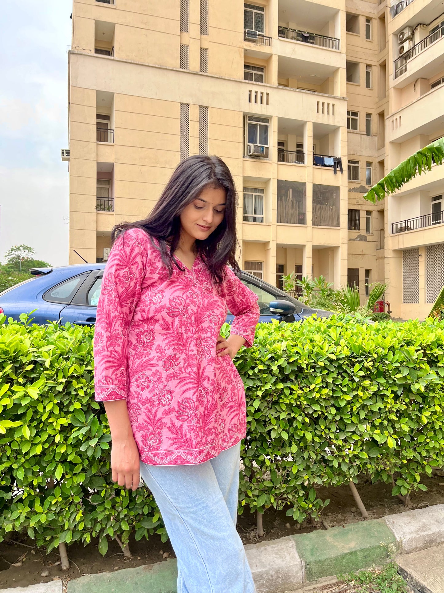 Gulabi Ishq Straight Short Kurti