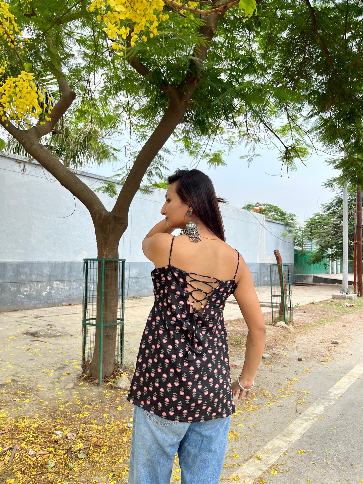 Strappy Backless in Black