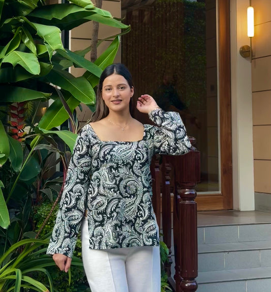 Adaa in Black Short Kurti
