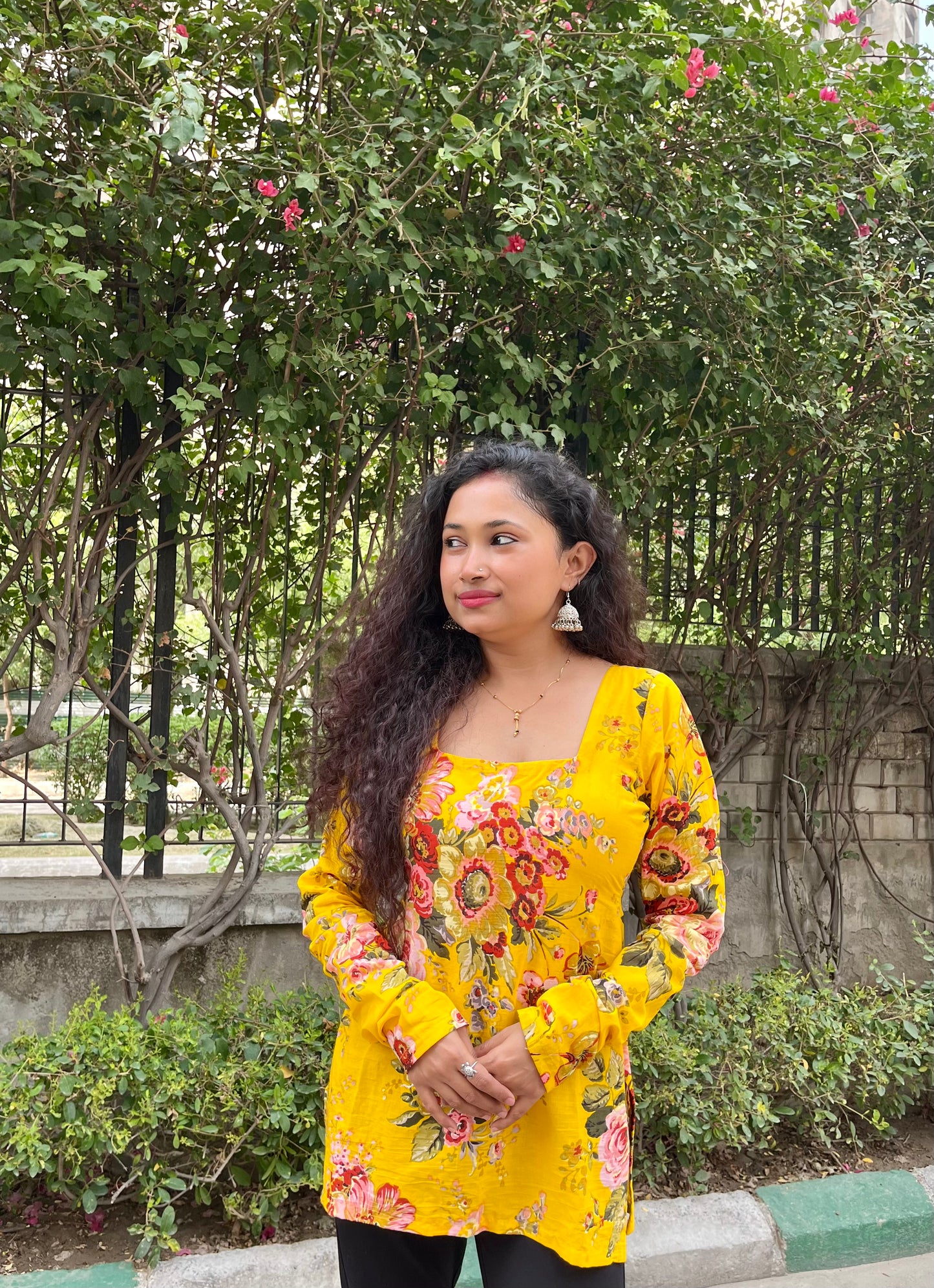 Gainda Straight Short Kurti