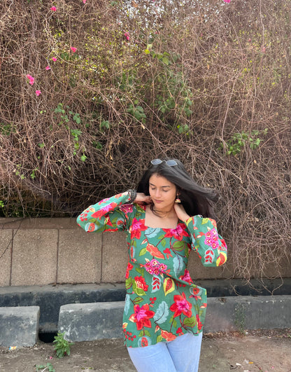 Gardenia Backless Straight Short Kurti